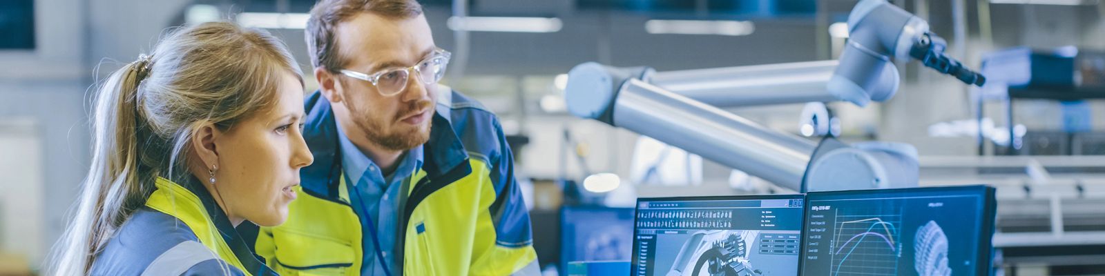 two engineers working in front of computer, technique